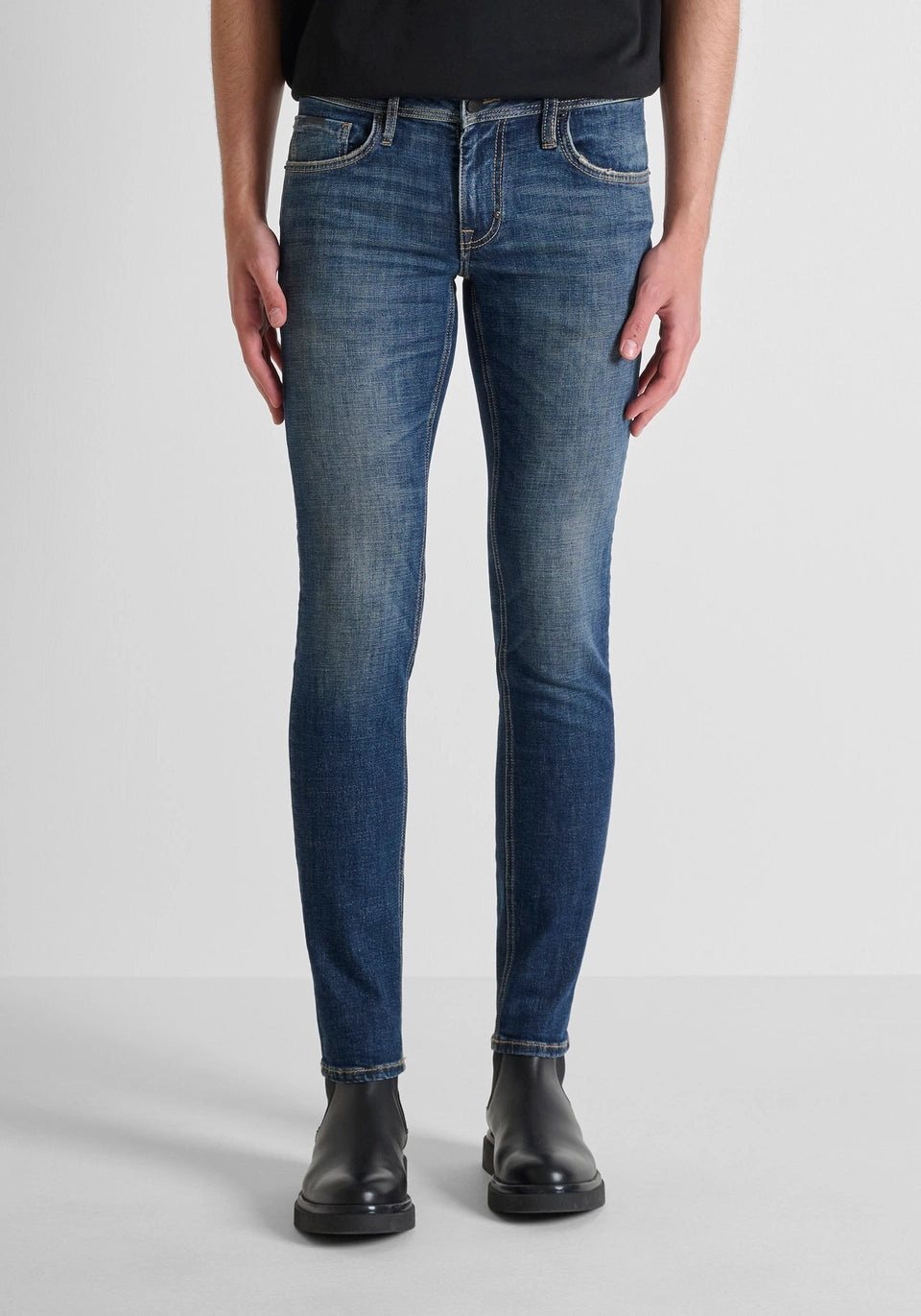 JEANS "OZZY" TAPERED FIT IN DENIM ELASTICO SFUMATO