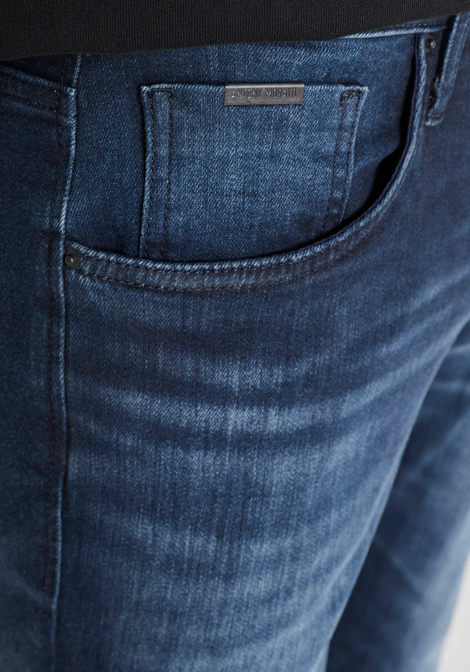 JEANS COMFORT TAPERED FIT "KURT" IN DENIM SCURO EFFETTO SFUMATO