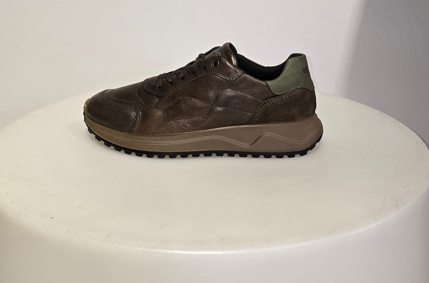 sneakers interactive