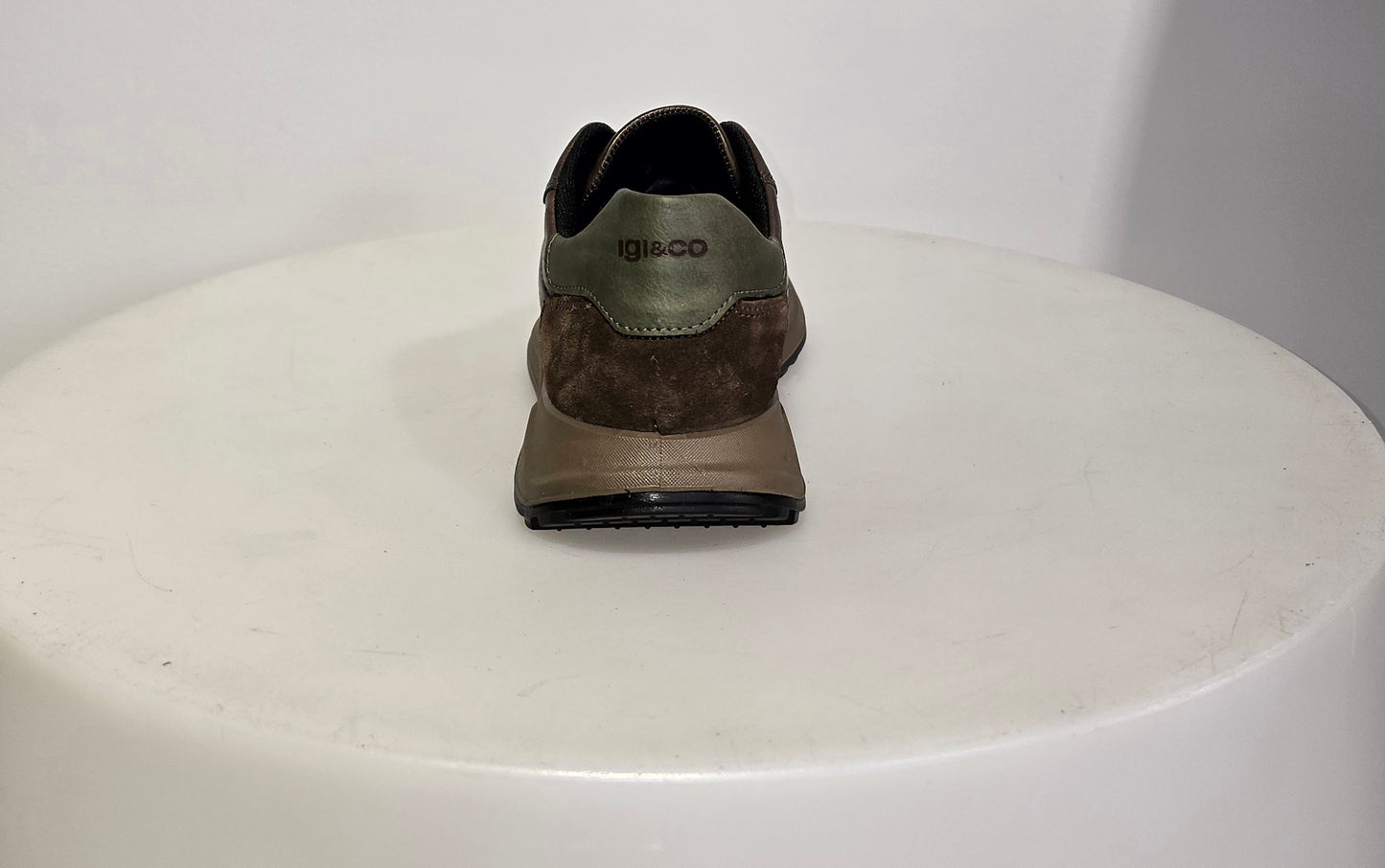 sneakers interactive