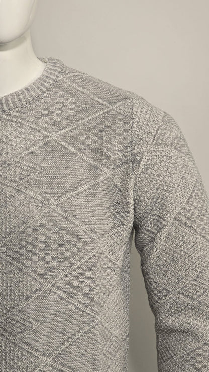 Girocollo con lavorazione geometrica