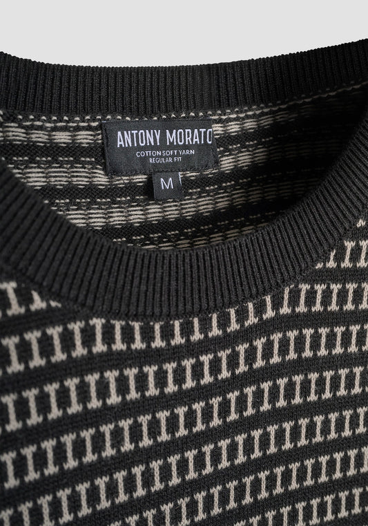 MAGLIA REGULAR FIT IN COTONE CON MOTIVO GEOMETRICO